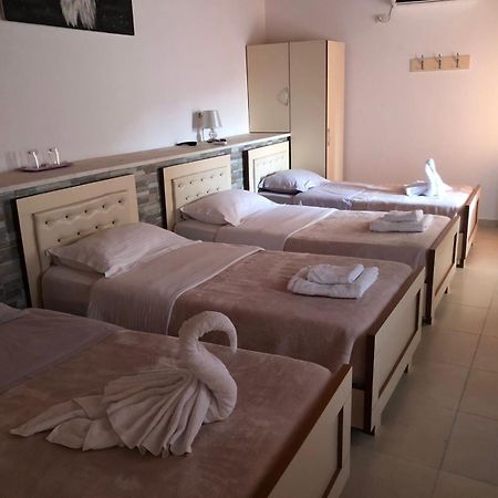 R Hotel Corovode Екстер'єр фото