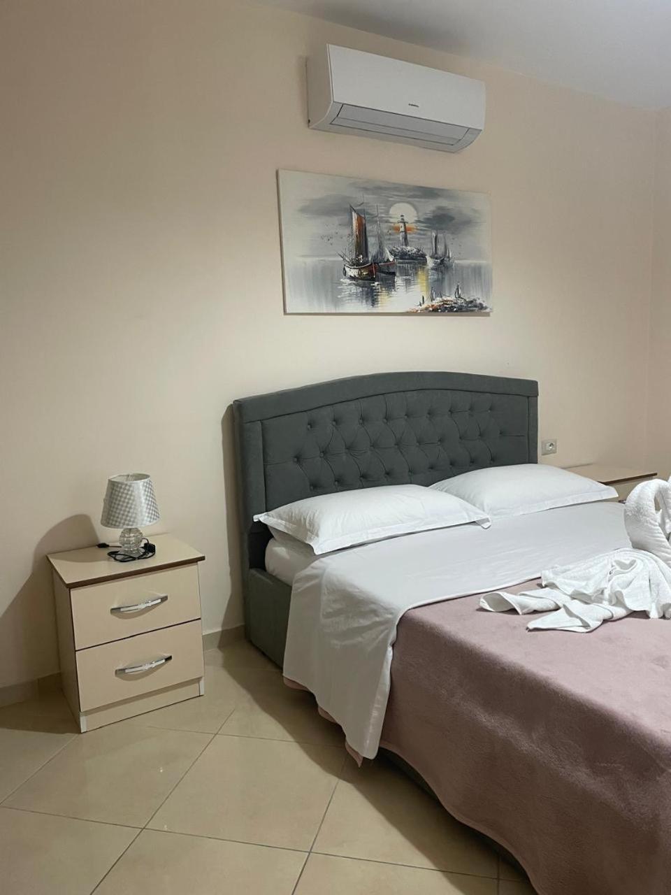 R Hotel Corovode Екстер'єр фото
