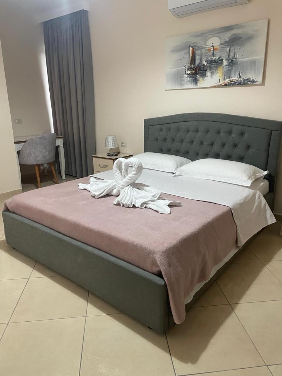 R Hotel Corovode Екстер'єр фото