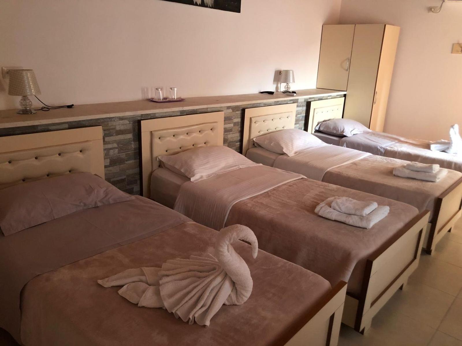 R Hotel Corovode Екстер'єр фото
