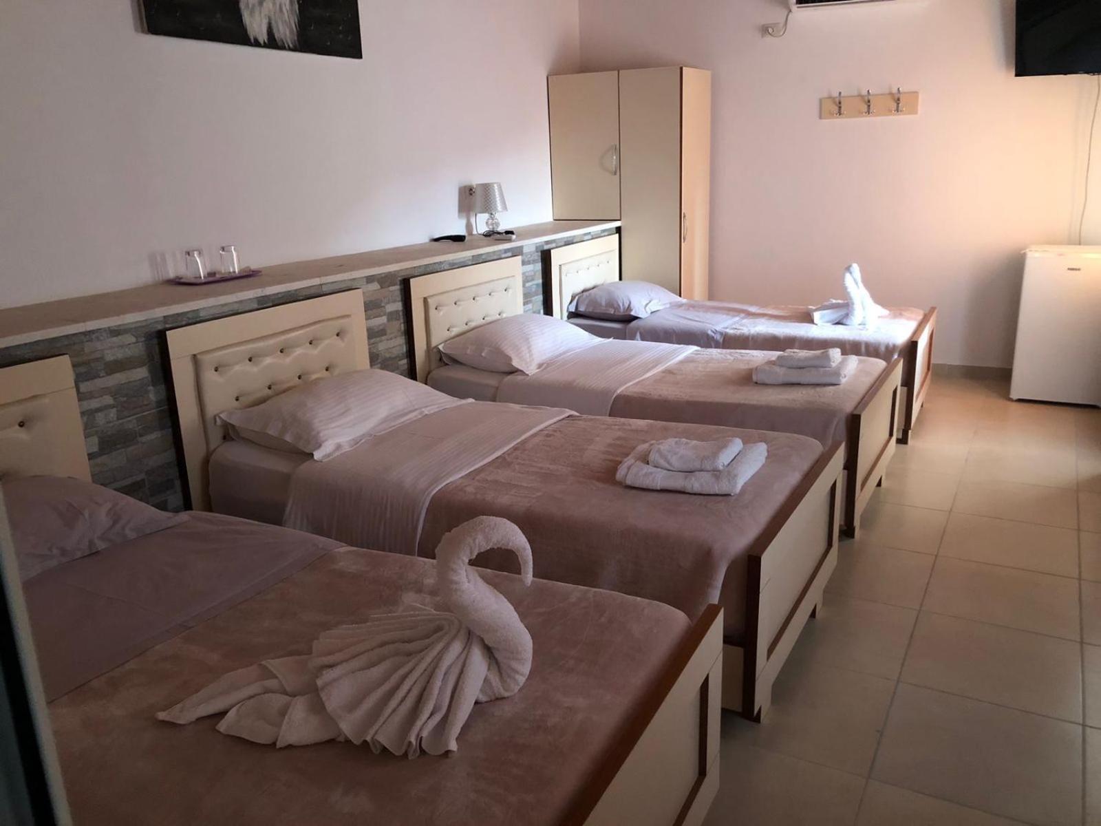 R Hotel Corovode Екстер'єр фото
